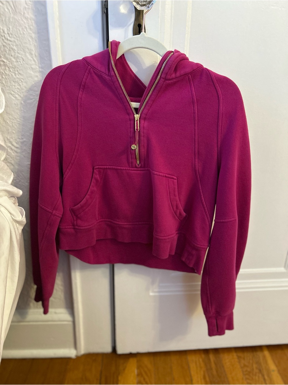 Lululemon Scuba Fuchsia & gold Half-Zip Hooded Pullover size XS/S